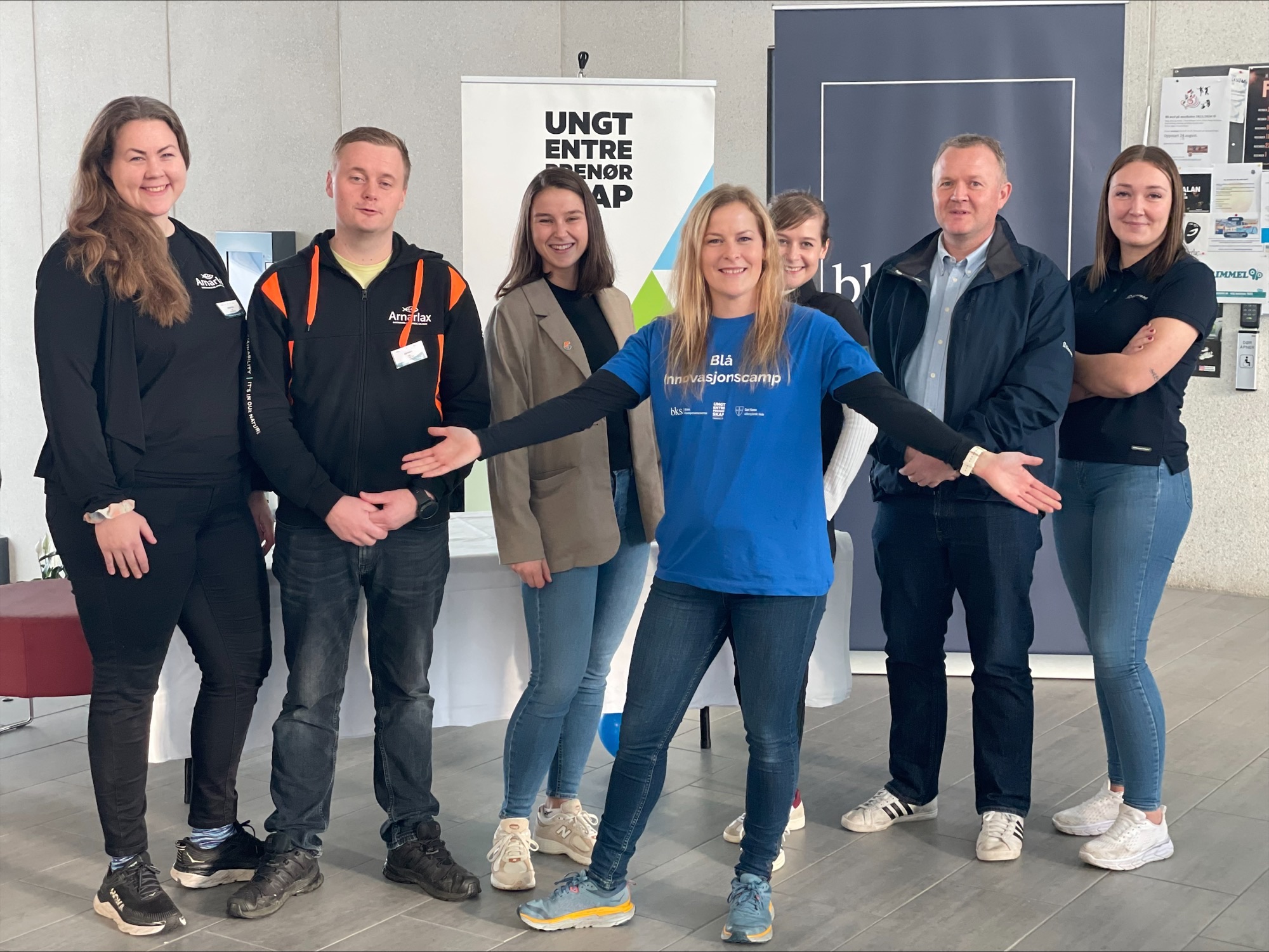 From left to right: Kristine Aarnes (Arnarlax), Johnny Indergaard (Arnarlax), Amalie Båtvik (Måsøval), Randi Annette Enge (Blått Kompetansesenter), Evelyn Fossen (Måsøval), Geir Inge Kristiansen (Eidsvaag), Marie Måsøval Antonsen (Eidsvaag). Credit: Blått Kompetansesenter.